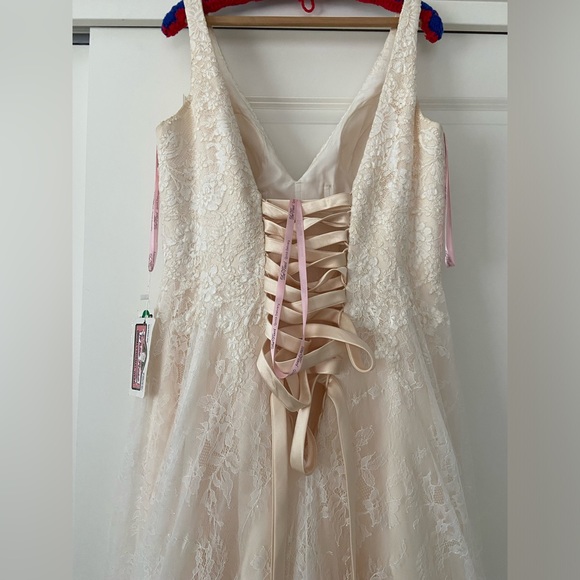 Davinci Wedding Gown - Picture 8 of 9